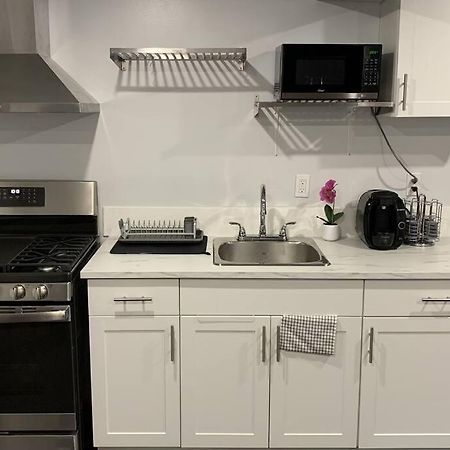 *Cozy, Newly Renovated, Fully Equipped* Apartment Хамилтън Екстериор снимка